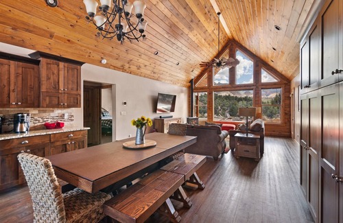 Orderville Casa | Skyfall Cabin | Private Hot tub | Zion NP