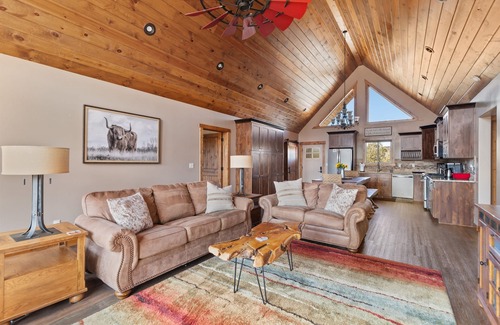 Orderville Casa | Skyfall Cabin | Private Hot tub | Zion NP