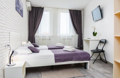 Pozniaky Hotel | SkyHome Mini-hotel
