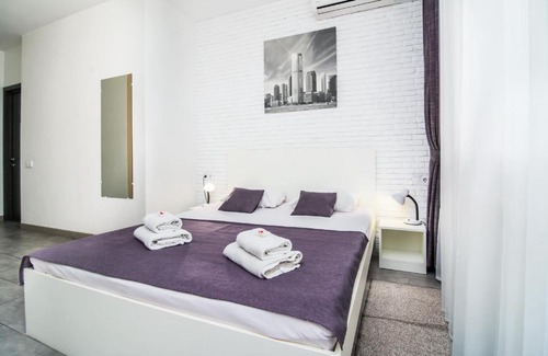 Pozniaky Hotel | SkyHome Mini-hotel