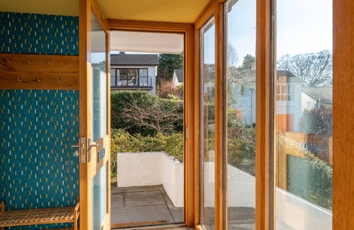 Ambleside Cabaña | Skylark Cottage - a single-level, two-bedroom property on the gentle slopes of Wansfell Pike, yet o