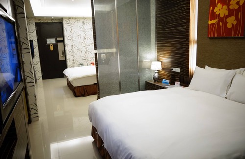 Yuchi Hotel | Skylight B&B