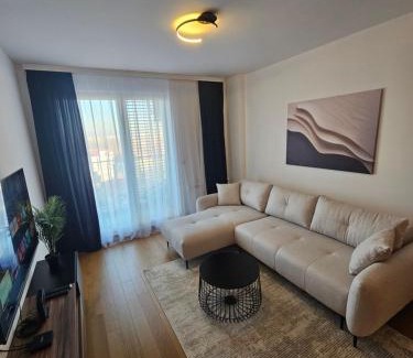 Novi Sad Apartamento | Skyline Cozy Suites