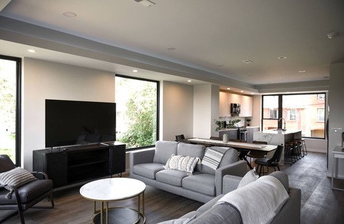 Pittsburgh Casa | Skyline Haven:5BR/3.5BA + Garage Parking + Rooftop