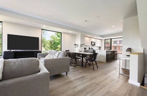 Pittsburgh Casa | Skyline Haven:5BR/3.5BA + Garage Parking + Rooftop