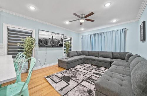 The Heights Casa | Skyline Haven Luxe NYC Escape