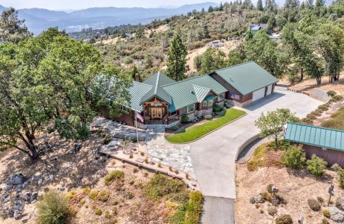 Oakhurst Casa | Skyline Lodge- 5 bedrooms with stunning views