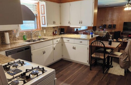 Russellville Cabina | Skyline Lodge