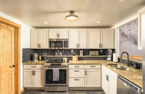 Saint Mary's Casa | Skyline Lodge Summary