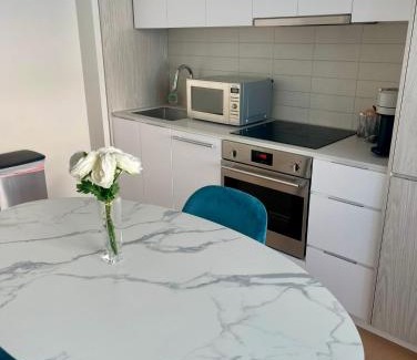 Downtown Montreal Apartamento | Skyline Penthouse & Condo - Downtown Montreal - Pool Spa Parking