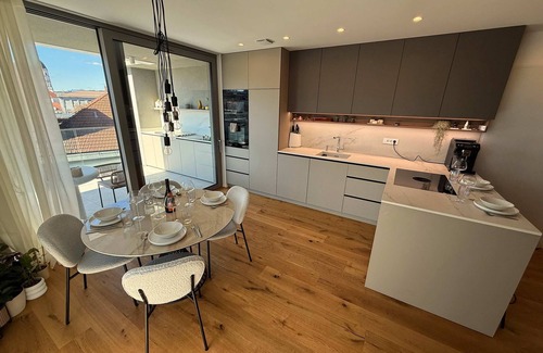 Ljubljana City Centre Apartamento | Skyline Penthouse Retreat Luxury in Ljubljana