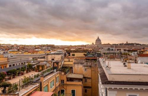 Prati Apartamento | Skyline Penthouse with Private Rooftop