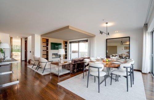Viana do Castelo Casa | Skyline Retreat with pool by Portugal Active