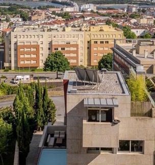 Viana do Castelo Casa | Skyline Retreat with pool by Portugal Active