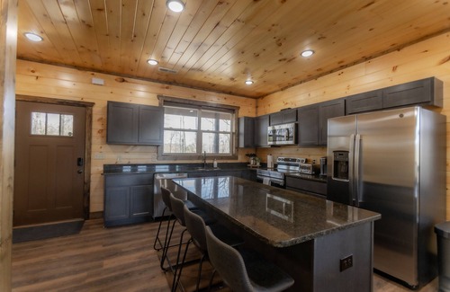 Sevierville Cabina | New Skyline Ridge Cabin 4 Br Decks w/ Views Gatlinburg Pigeon Forge Sevierville