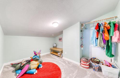 Country Club Estates Casa | Skyline Serenity