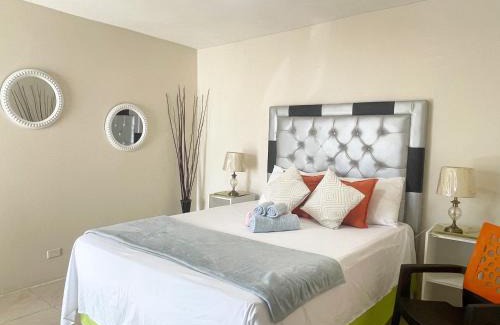 Montego Bay Apartamento | Skyline Suites, breathtaking mountains & city view apts