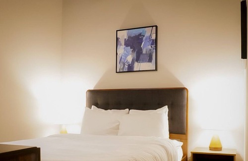 Riverside Terrace Apartamento | Skyline View centrally located in the Museum District/Medical Center