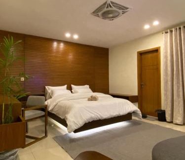 Islamabad Apartamento | Skyluxe Designer Studio with rooftop Pool & Self Check In