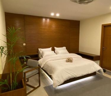 Islamabad Apartamento | Skyluxe Designer Studio with rooftop Pool & Self Check In