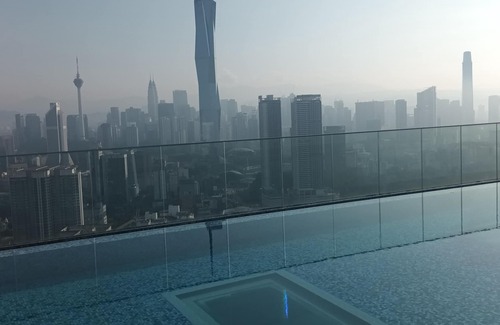 Brickfields Apartamento | SkyPool Suite @ KL Sentral - Suite B