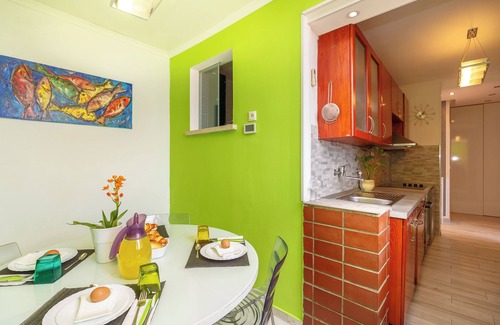 Gruz Apartamento | Skyscraper Apartment- Free parking included
