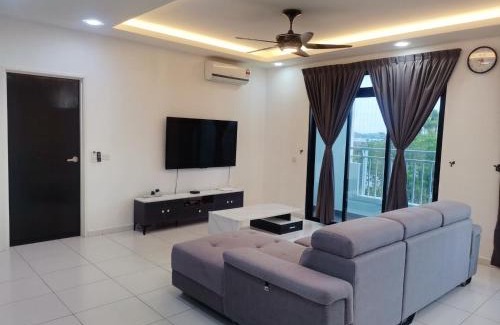 Bukit Indah Apartamento | SkyView