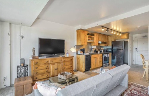 Central Colorado Springs Apartamento | Skyview Studio Downtown Colorado Springs