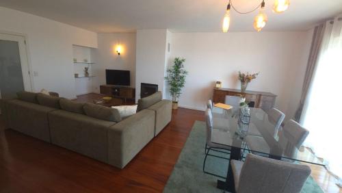 Ramalde Apartamento | Skyview with Balcony and Garage
