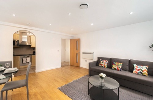 Oakleigh Apartamento | Skyvillion - Cozy 2 Bed Apartment + Balcony in New Barnet
