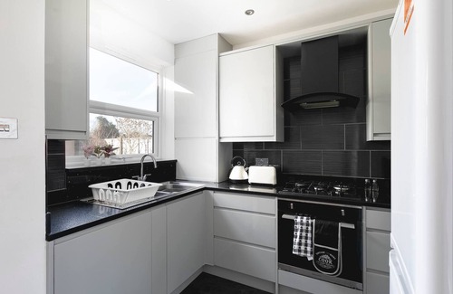 Turkey Street Apartamento | Skyvillion - Casa de 4 habitaciones con jardín y estacionamiento en Enfield
