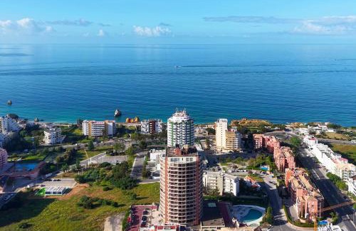 Praia da Rocha Apartamento | SkyZen - Beach Walking, Mountain & River View