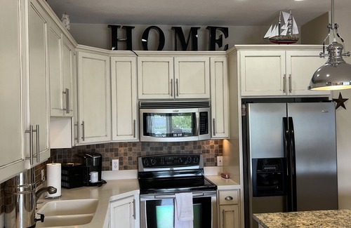 Spring Lake Condominio | SL front complex, pool access, water views, all clean furnishings and more!!!