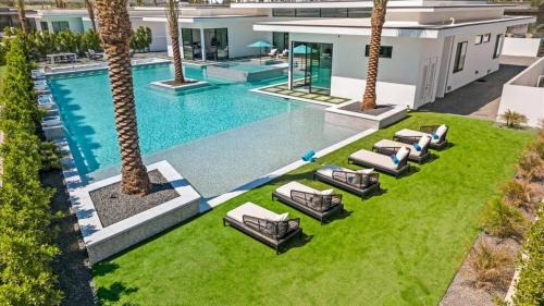 Indio Casa | Sleeps 28 2 Luxe Villas w Pickleball Court Bravo Villas Dorado by AvantStay