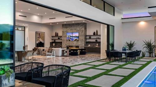 Indio Casa | Sleeps 28 2 Luxe Villas w Pickleball Court Bravo Villas Dorado by AvantStay