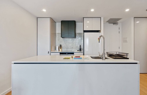 City West Apartamento | Sleek 1-Bed Canberra Flat with Gym & Sauna Access