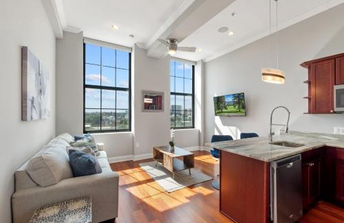 Olde Kensington Apartamento | Sleek 1br W Rooftop Amenities