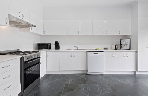 Clifton Hill Casa | Sleek 2-Bed Terrace near Local Parks