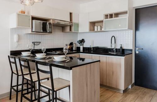 Magdalena del Mar Apartamento | Sleek 2BR with Pool Gym Terrace in Magdalena