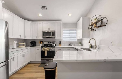 North Las Vegas Casa | Sleek 5BR Vegas Home w/ Pool Table & Luxe Comfort