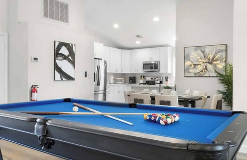 North Las Vegas Casa | Sleek 5BR Vegas Home w/ Pool Table & Luxe Comfort
