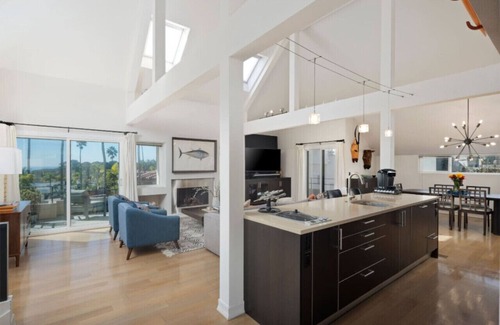 Solana Beach Casa | Sleek and Chic by the Beach
