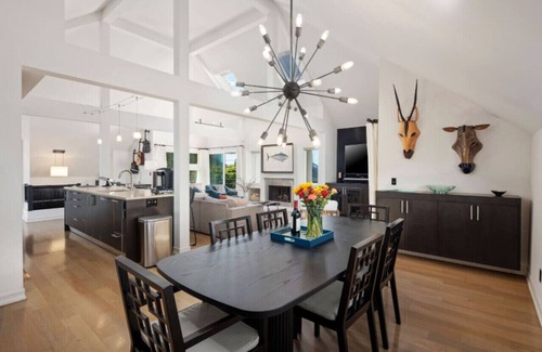 Solana Beach Casa | Sleek and Chic by the Beach
