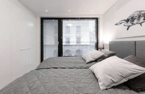 Kamppi Apartamento | Sleek and Spacious 3 BR Apartment in City Centre