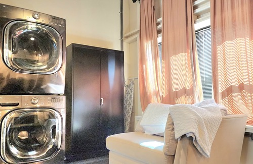 Lubbock Apartamento | Sleek and Stylish: Introducing the Ultimate 2B Barn-Dominium Design