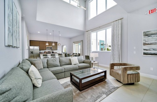Reunion Hotel | Stylish Condo w/Resort Amenities - 7740-1-202