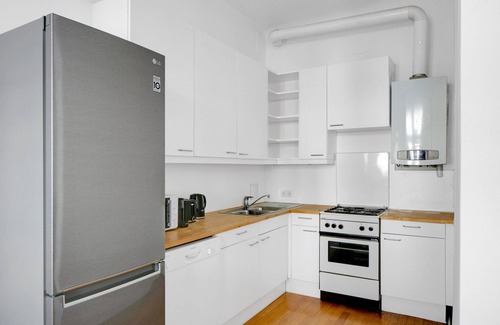 Grinzing Apartamento | Sleek Döbling 1BR w/ Elevator, near Spittelau & U6, by Blueground