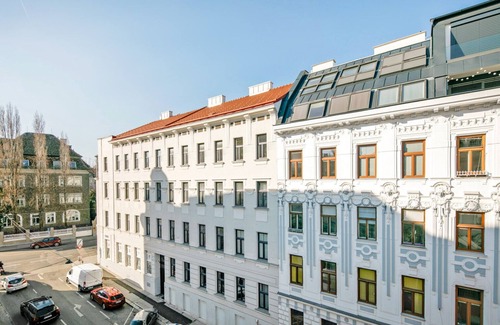 Grinzing Apartamento | Sleek Döbling 1BR w/ Elevator, near Spittelau & U6, by Blueground