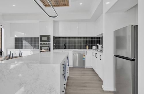 Kalkallo Casa | Sleek Family Home Near Kallo Town Centre