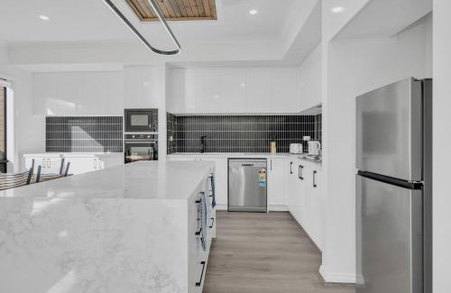Kalkallo Casa | Sleek Family Home Near Kallo Town Centre